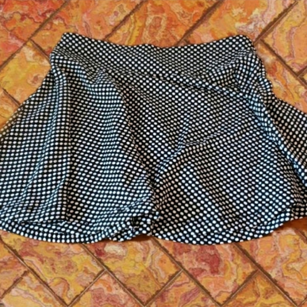 Cute Cooperative Polka Dot Skirt - Picture 4 of 9